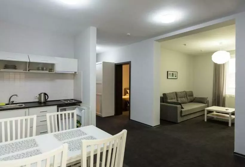 Rakhiv Hotel & Apartments