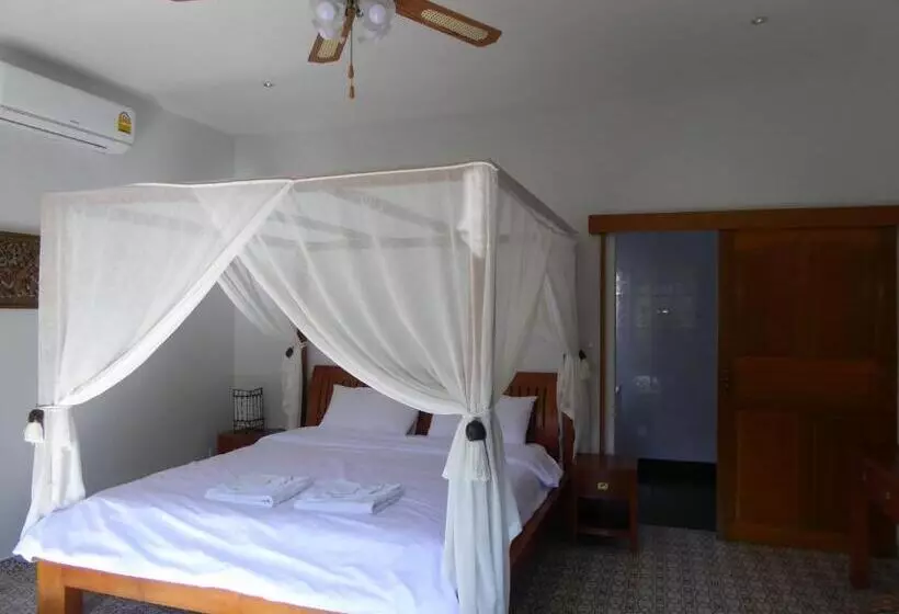 Vip Chain Resort Pool Villa