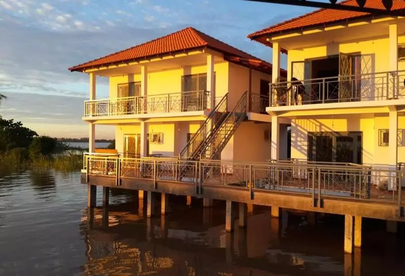 ベッドアンドブレックファースト Le Kroma Villa