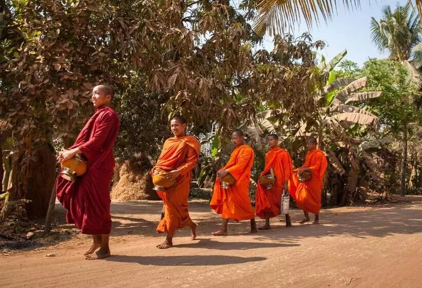 ベッドアンドブレックファースト Le Kroma Villa