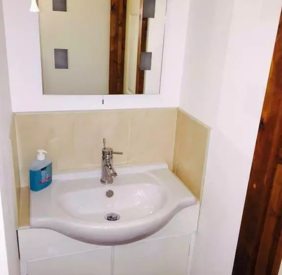 ベッドアンドブレックファースト The Nags Head Tredegar