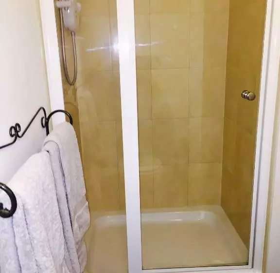 ベッドアンドブレックファースト The Nags Head Tredegar