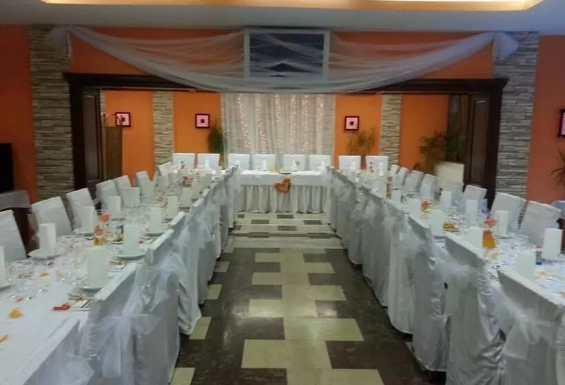 ホテル Centrál šaľa