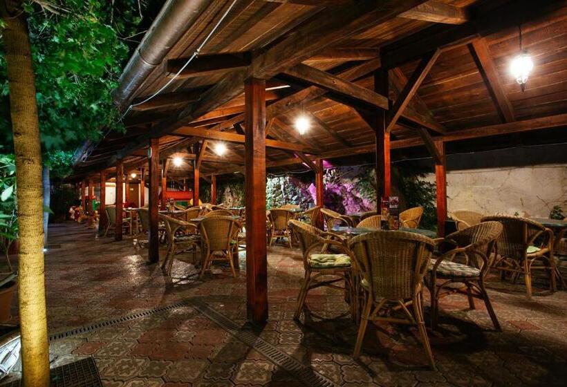 فندق Centrál šaľa