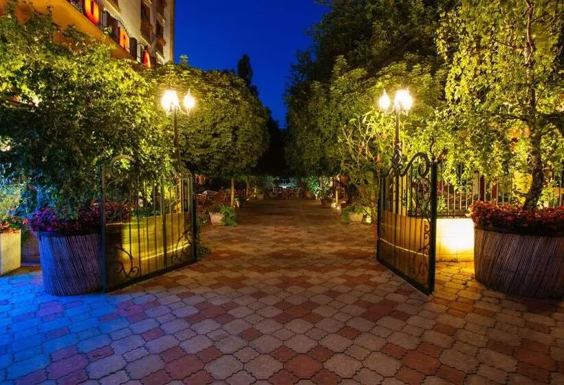 ホテル Centrál šaľa