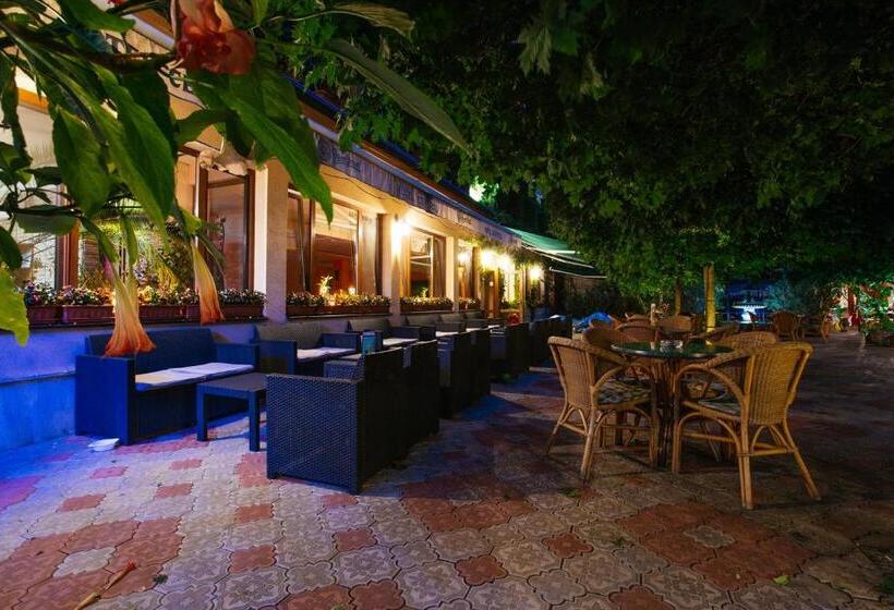 فندق Centrál šaľa