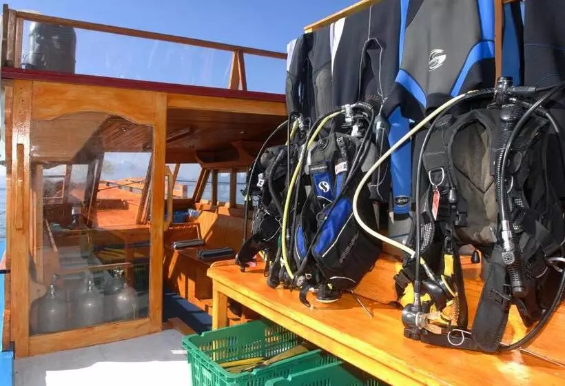 Hotelli Gangga Island Resort & Spa