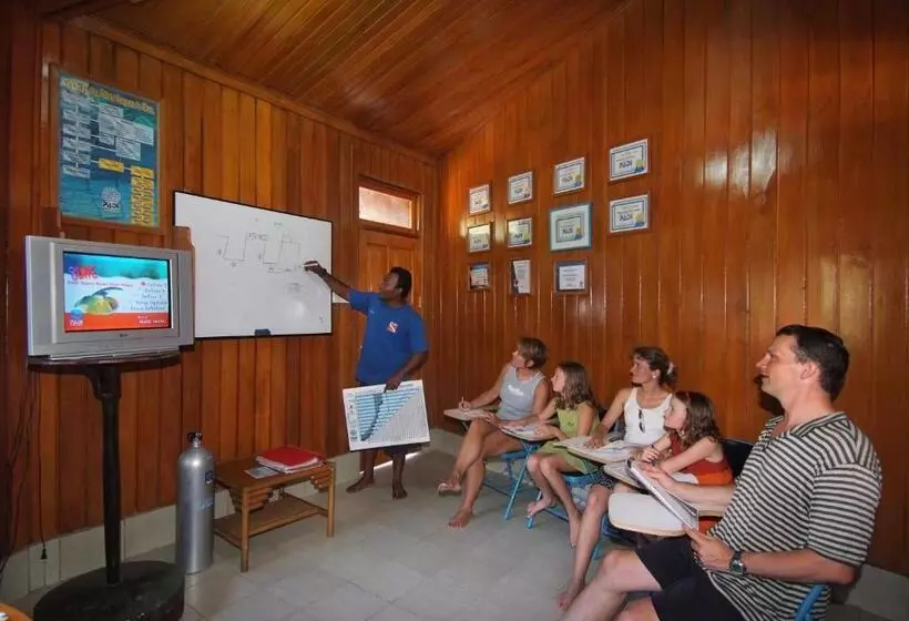 Hotelli Gangga Island Resort & Spa