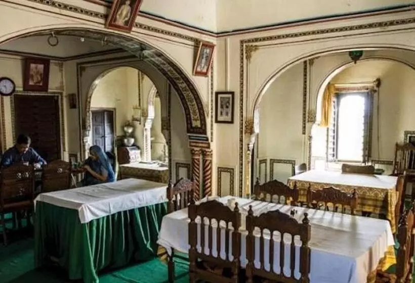 Hotelli Narayan Niwas Castle