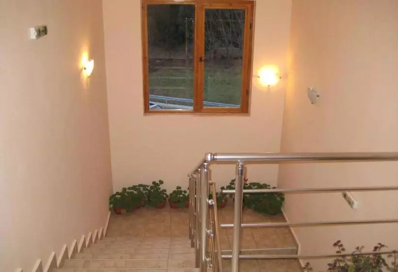 هتل Restaurant Popini Laki