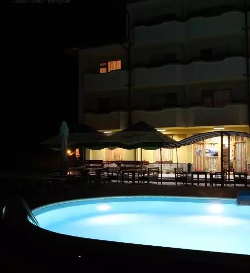 هتل Restaurant Popini Laki