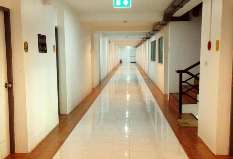 The Pride Hotel At Laemsing