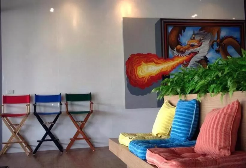 The Pride Hotel At Laemsing