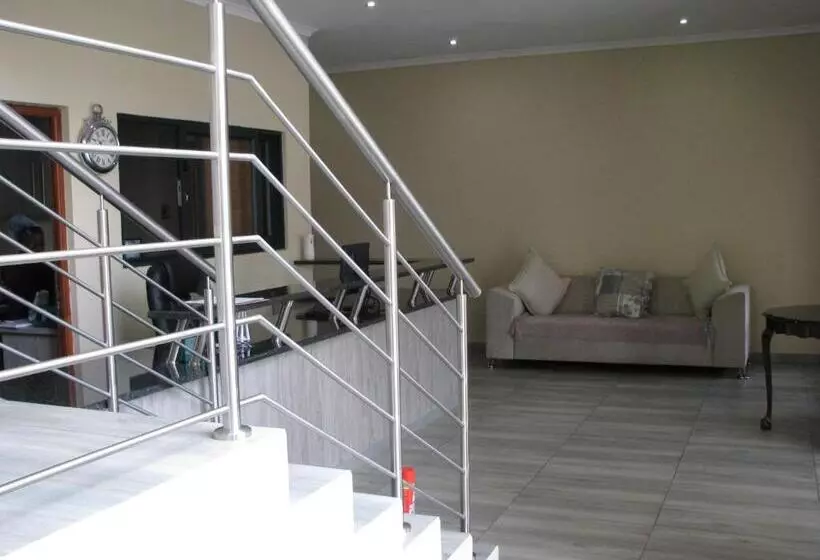 پانسیون 4 Seam Guest House