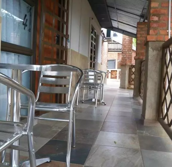 Majatalo 50 On Greeff