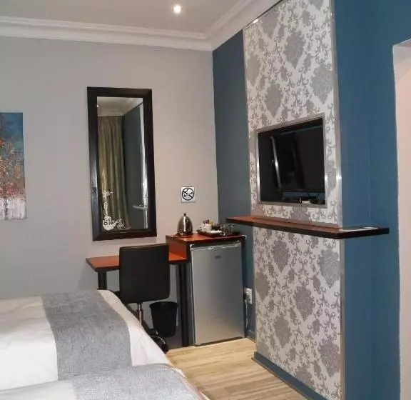 Majatalo 50 On Greeff