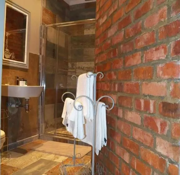 Majatalo 50 On Greeff