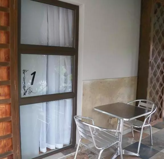 Majatalo 50 On Greeff