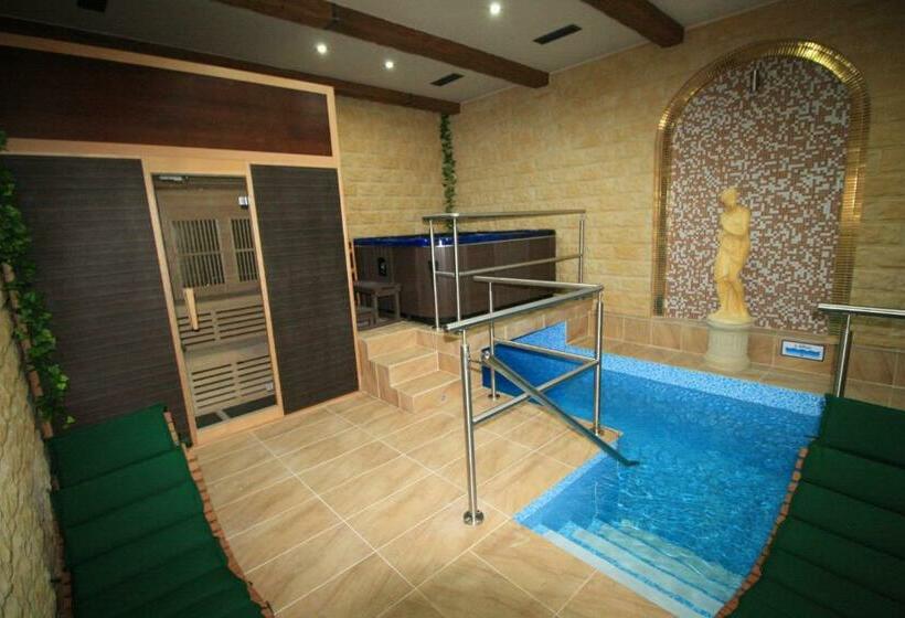 膳宿费 Bynovecký Zámeček