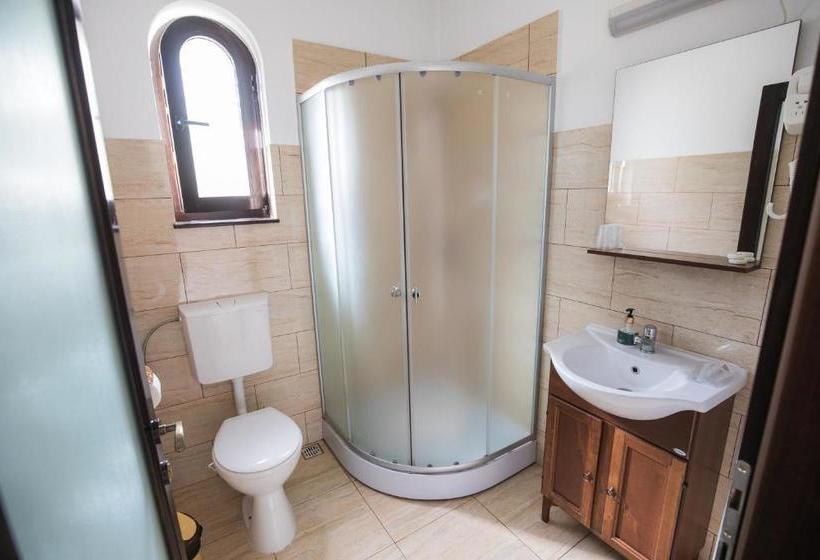 بنسيون Vatra Dacilor Transalpina