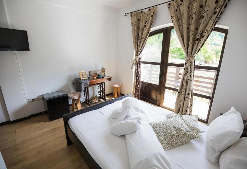 بنسيون Vatra Dacilor Transalpina