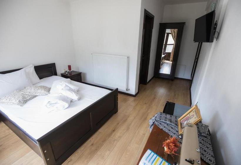 بنسيون Vatra Dacilor Transalpina