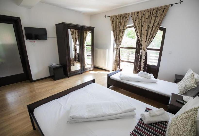 بنسيون Vatra Dacilor Transalpina