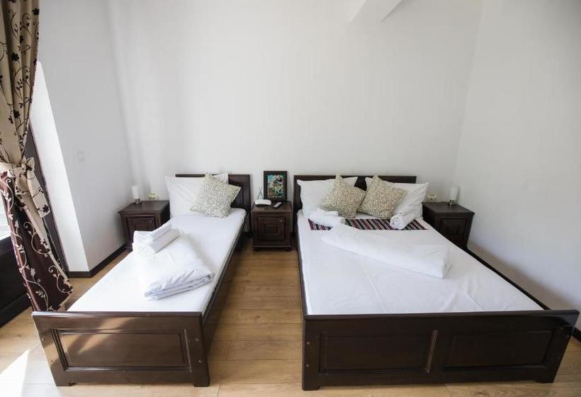 بنسيون Vatra Dacilor Transalpina