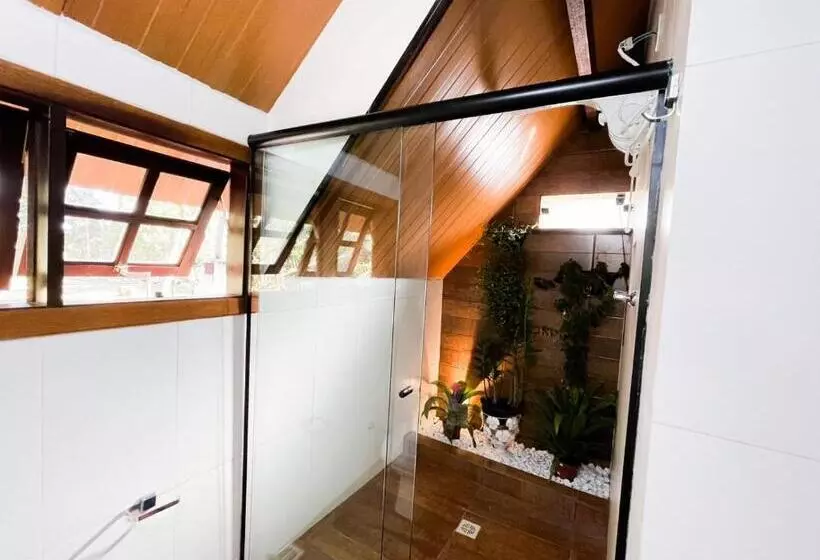 ユースホステル Pousada Vale Das Orquídeas