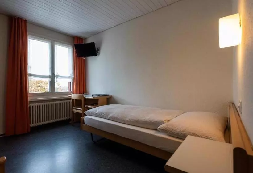 Aamiaismajoitus (B&B) Gasthof Pizzeria Weingarten