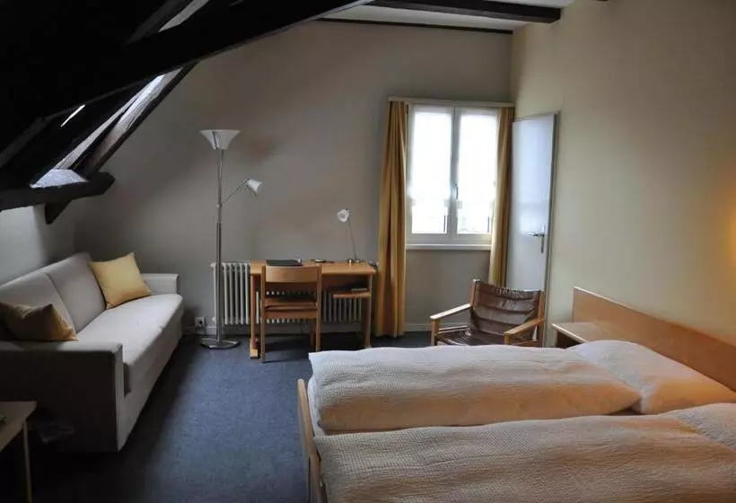 Aamiaismajoitus (B&B) Gasthof Pizzeria Weingarten