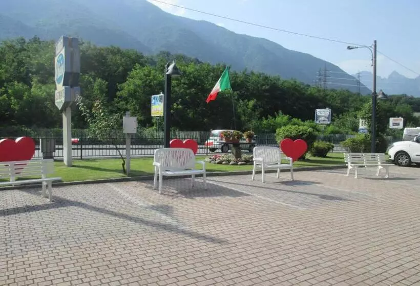 ホテル Albergo Ristorante Cicin