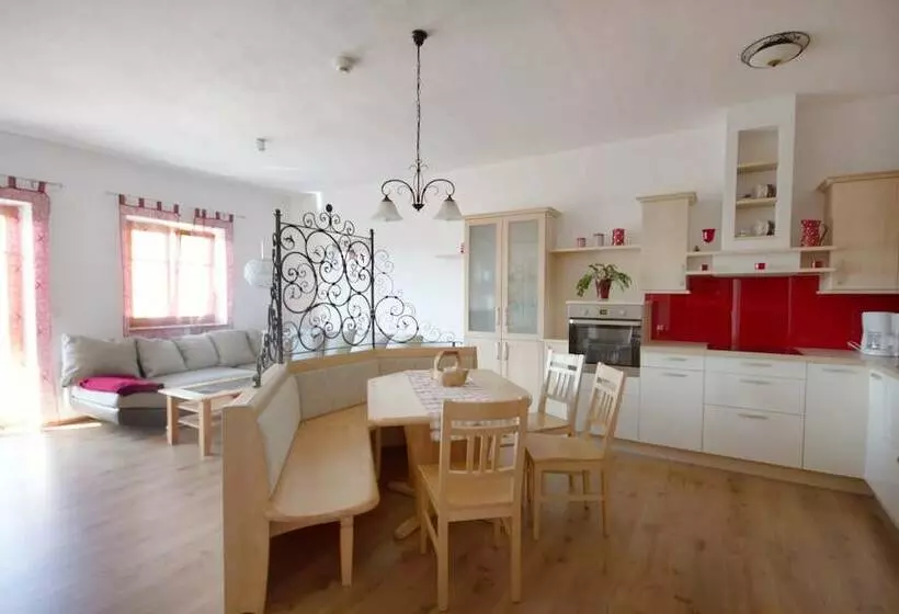 ホテル Hochhubergut