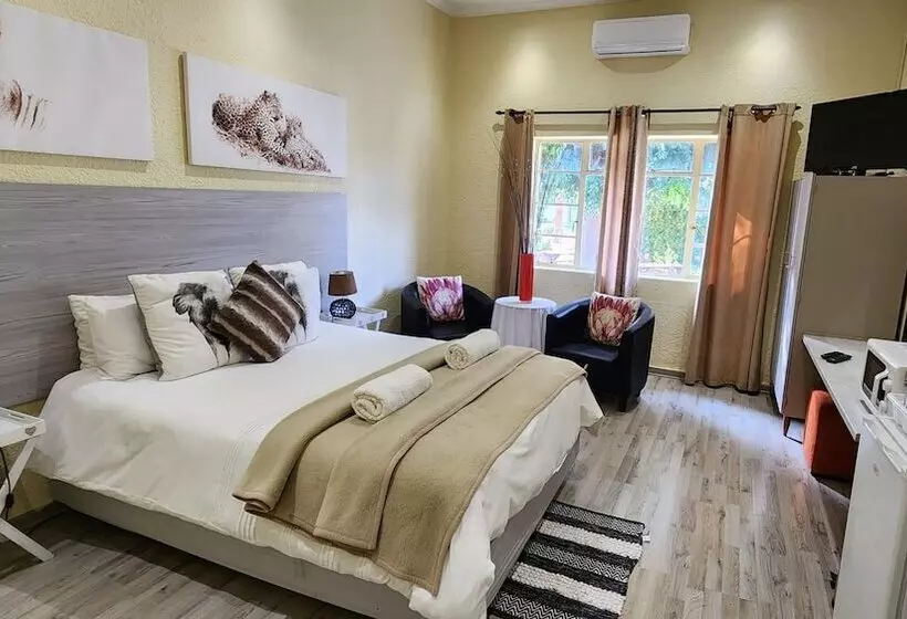 ホテル Pofadder Inn