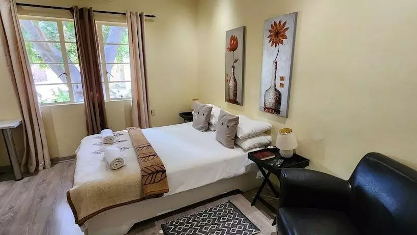 ホテル Pofadder Inn