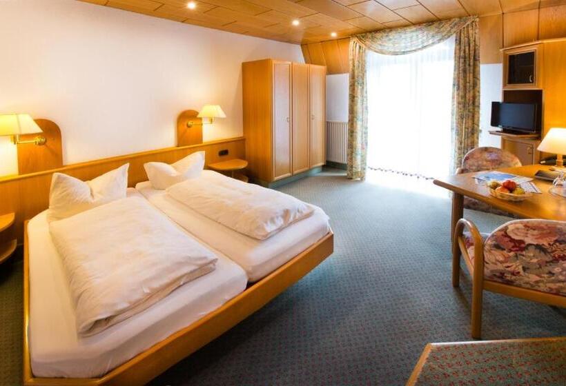 בית מלון כפרי & Restaurant Krone