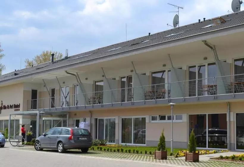 Hotelli Szepia Bio And Art