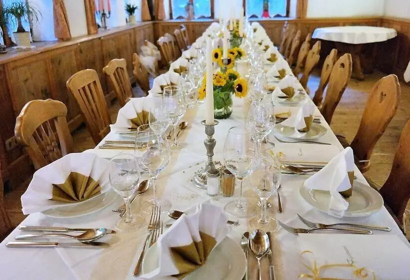 Hotelli Waldgasthof Buchenhain