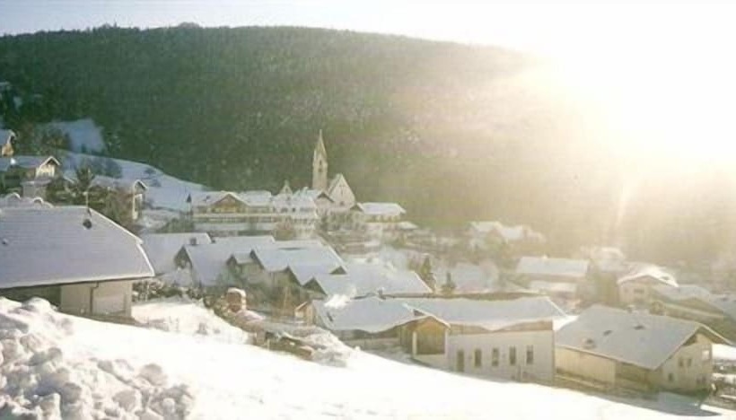 酒店 Zum Löwen   Al Leone