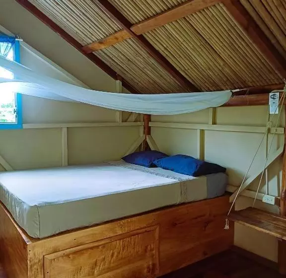 La Urraca Loca Hostel