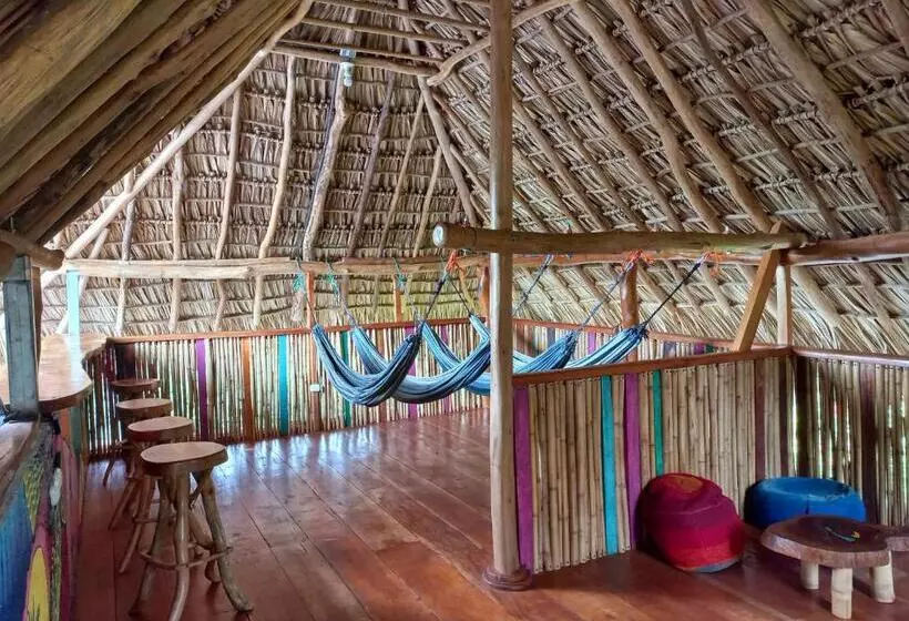 La Urraca Loca Hostel