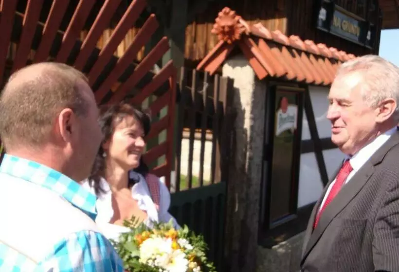 Majatalo Penzion Na Gruntu