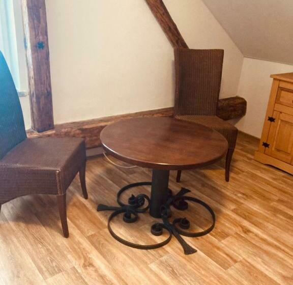 פנסיון Penzion, Restaurace Jaro Věšín Brdy