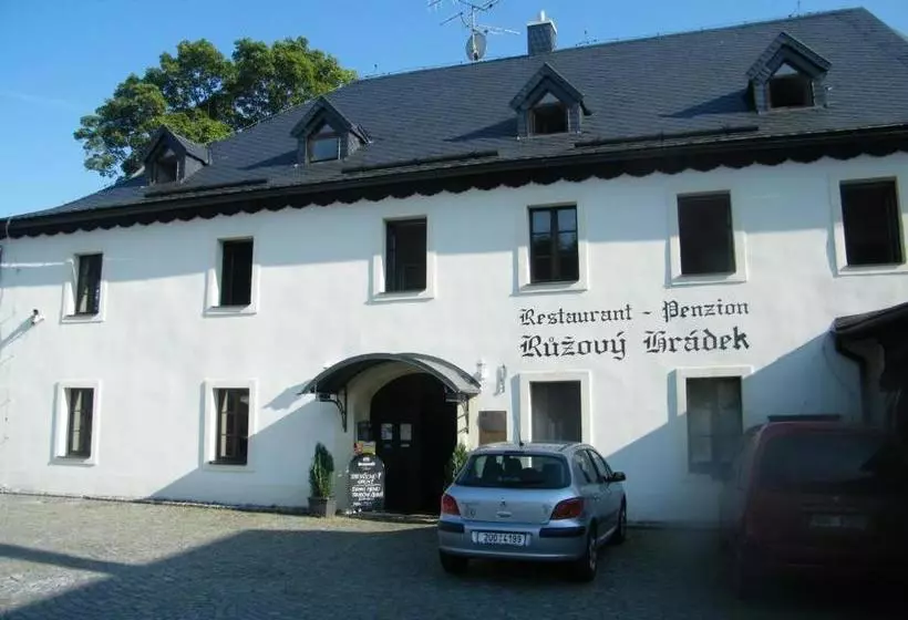 ペンション Penzion Růžový Hrádek