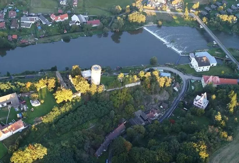 Majatalo Penzion U Jezu Dobronice