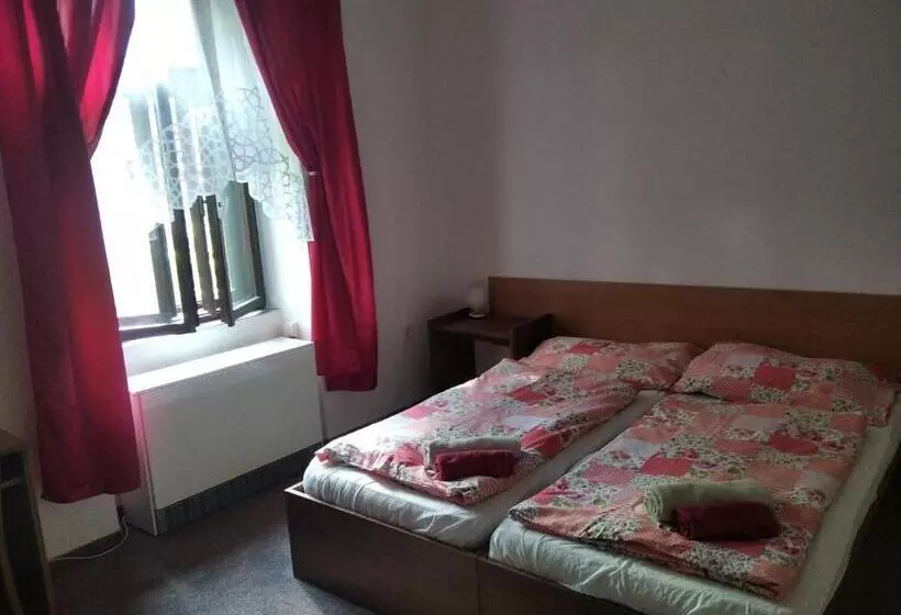 Majatalo Penzion U Jezu Dobronice