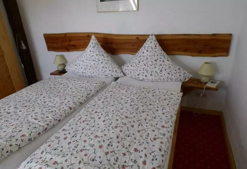 Majatalo Gasthaus Zur Burgschänke