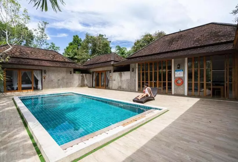 Lomakeskus Bor Saen Pool Villa
