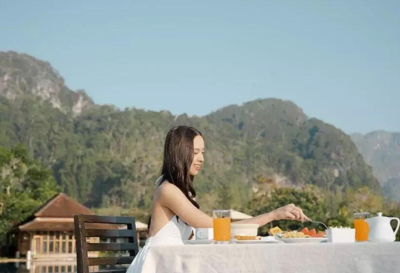 Lomakeskus Bor Saen Pool Villa