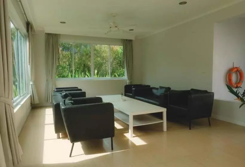 Lomakeskus Bor Saen Pool Villa